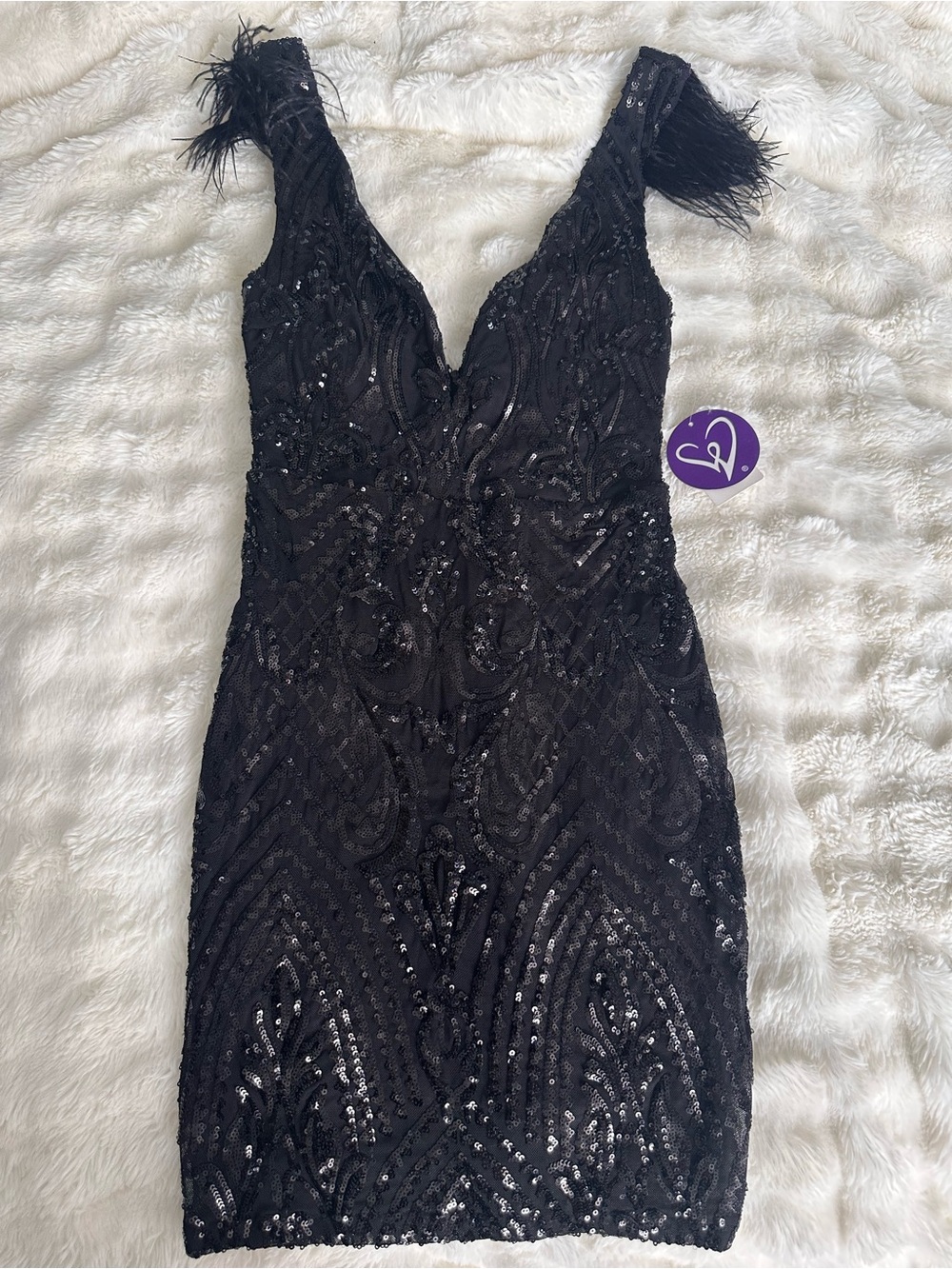 NWT Black Sequin V-Neck Feather Mini Prom Dress